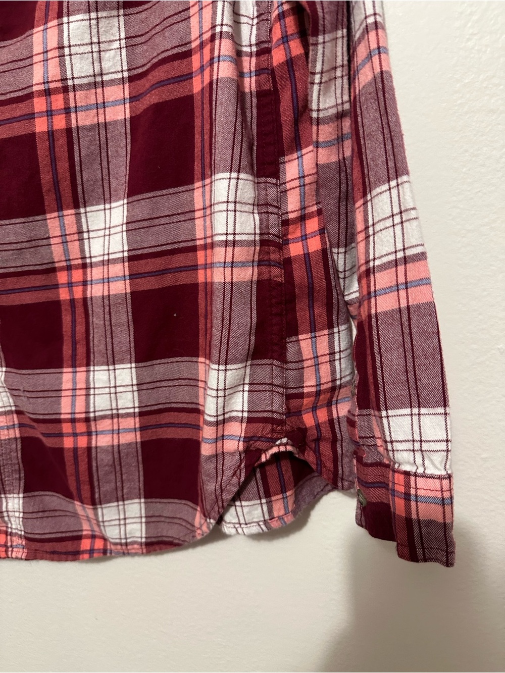 SO Perfect Shirt Women's M Burgundy Pink Plaid Flannel Button Down Relaxed Soft - Picture 8 of 9